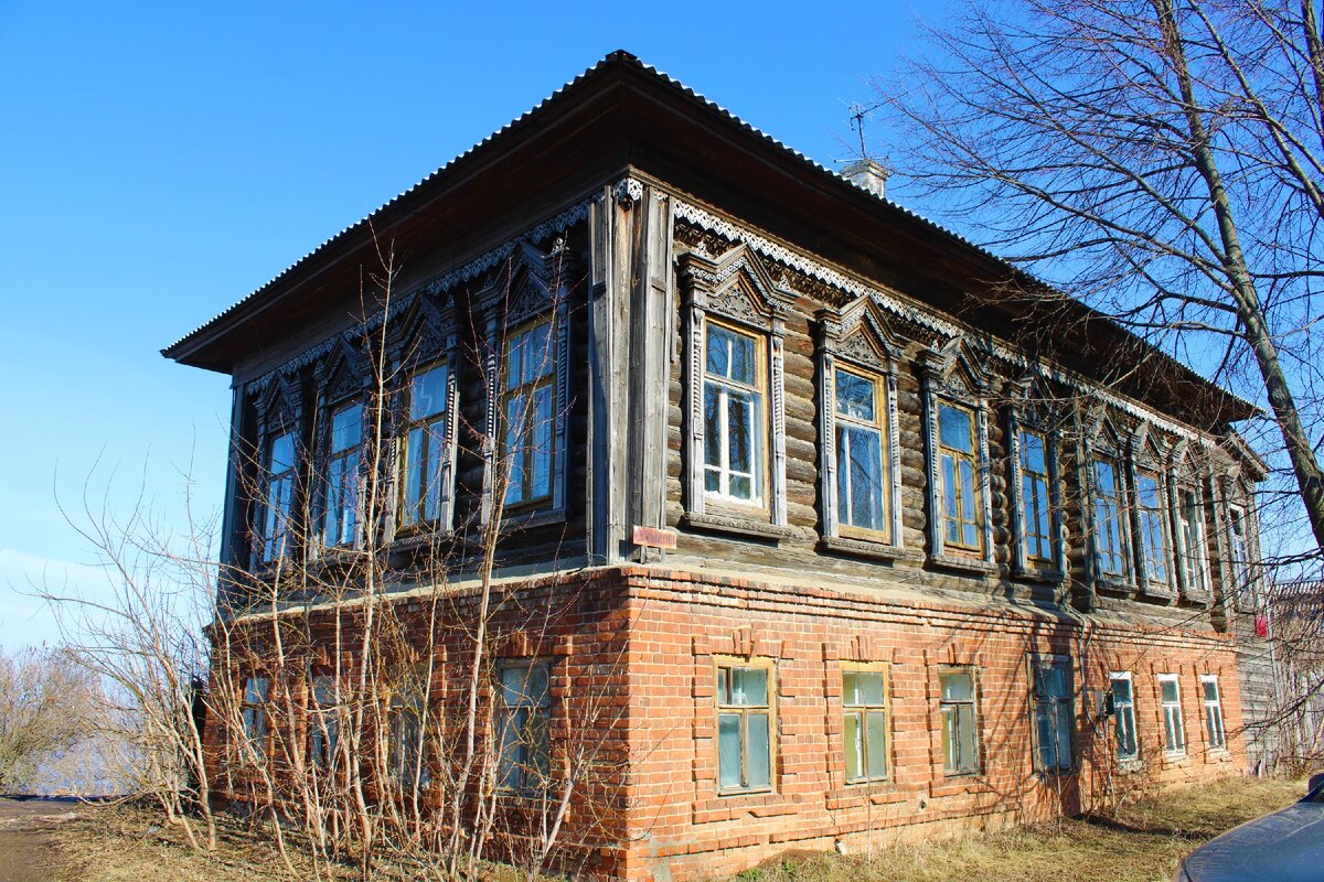 Зашли в заброшенный купеческий дом конца XIX века, обнаружили старинные  предметы быта, показываю, как все выглядит внутри | Под зонтиком | Дзен