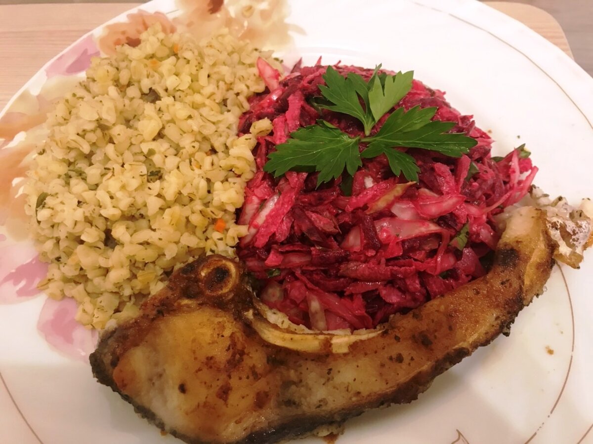 Всегда ярко смотрится с любым гарниром