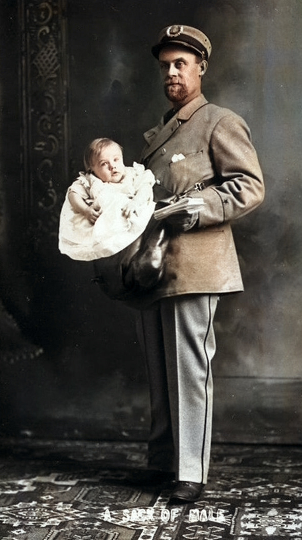 "Посылку доставил, распишитесь"