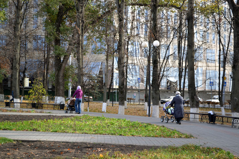 Калуга сквера фото Районы Калуги: как на сквере Мира торговали сеном и куда исчезла деревянная раке