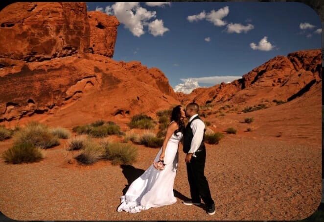 Идеи свадебных фото:горы,море,лес, песочный карьер.