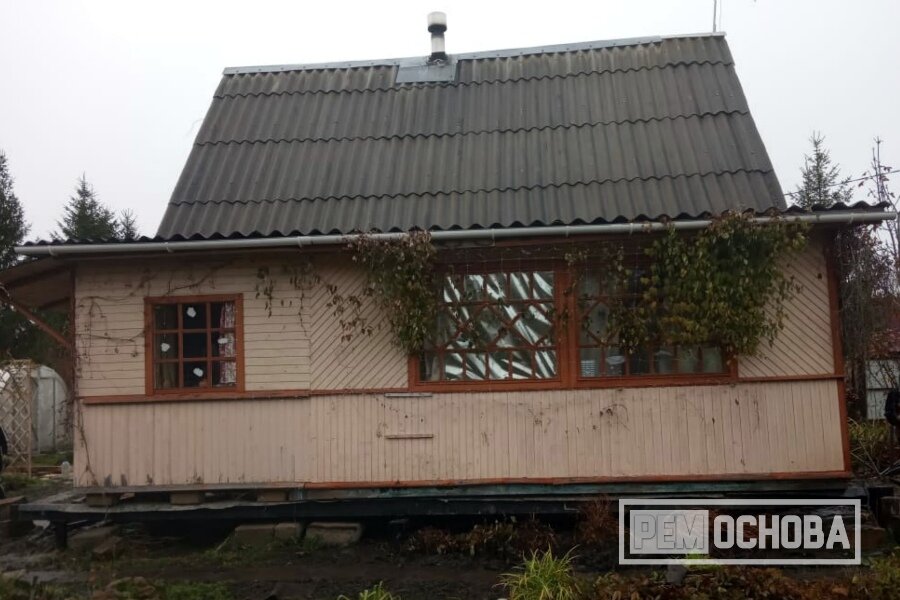 Подъем дачного дома на винтовые сваи