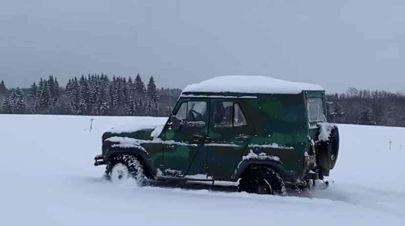 За рулем, между прочим, моя жена