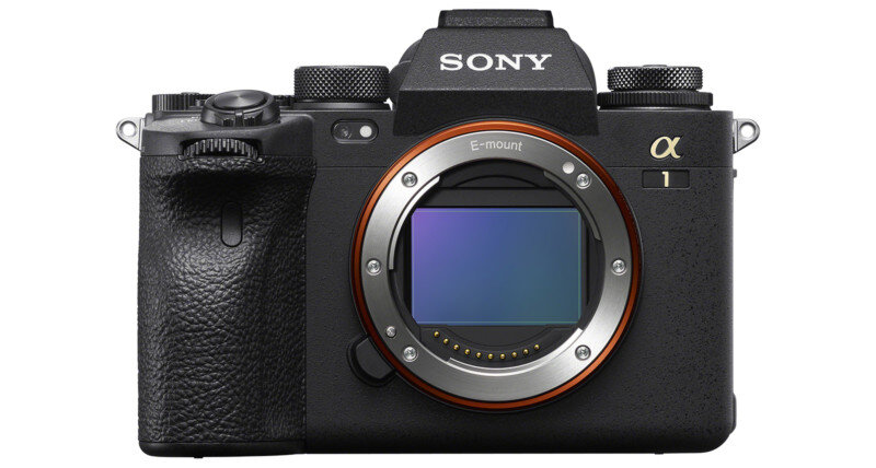Sony Alpha 1: вид спереди
