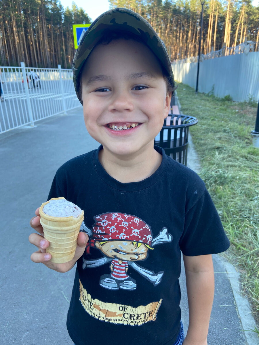 Этот тоже спать не любит 