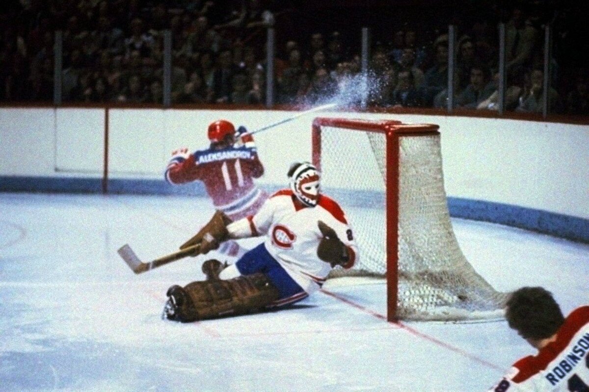 Изображение с яндекс.картинки (знаменитый матч 1975 года между ЦСКА и "Монреалем")