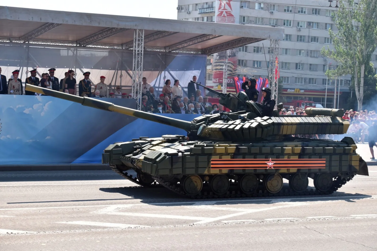 Т в д н р. Т-64бв ДНР. Т 64 БВ на Донбассе. Танк т 64бв ДНР. Танк т 64бв ДНР парад