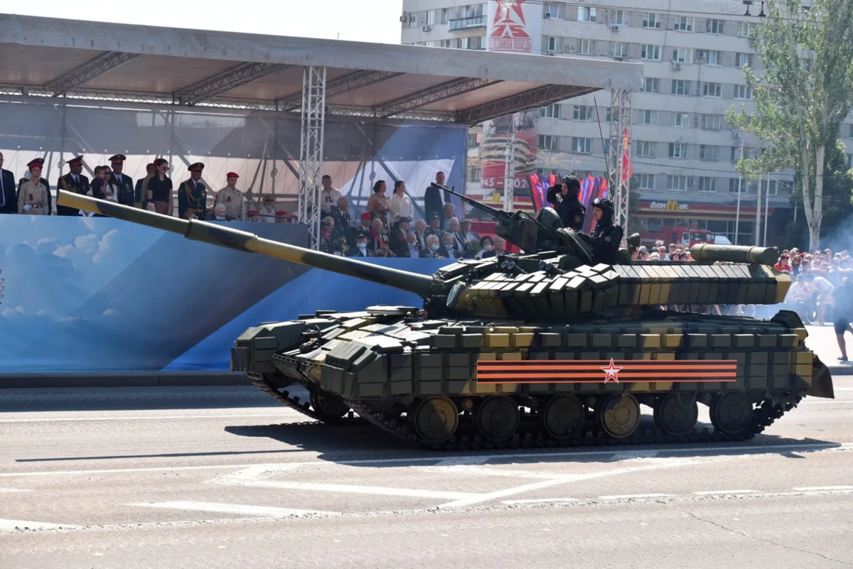 Техника днр донецк. Т-64бв ДНР. Т 64 БВ на Донбассе. Танк т 64бв ДНР парад. Т-64бв ЛНР.