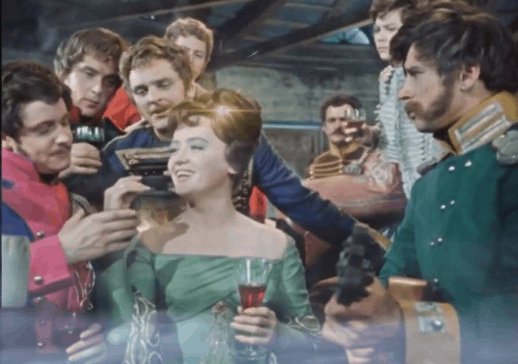Из кинофильма "Гусарская баллада" 1962 г. Звезда советской и российской оперетты Т.И. Шмыга. Гиф - О. Яцкевич.

