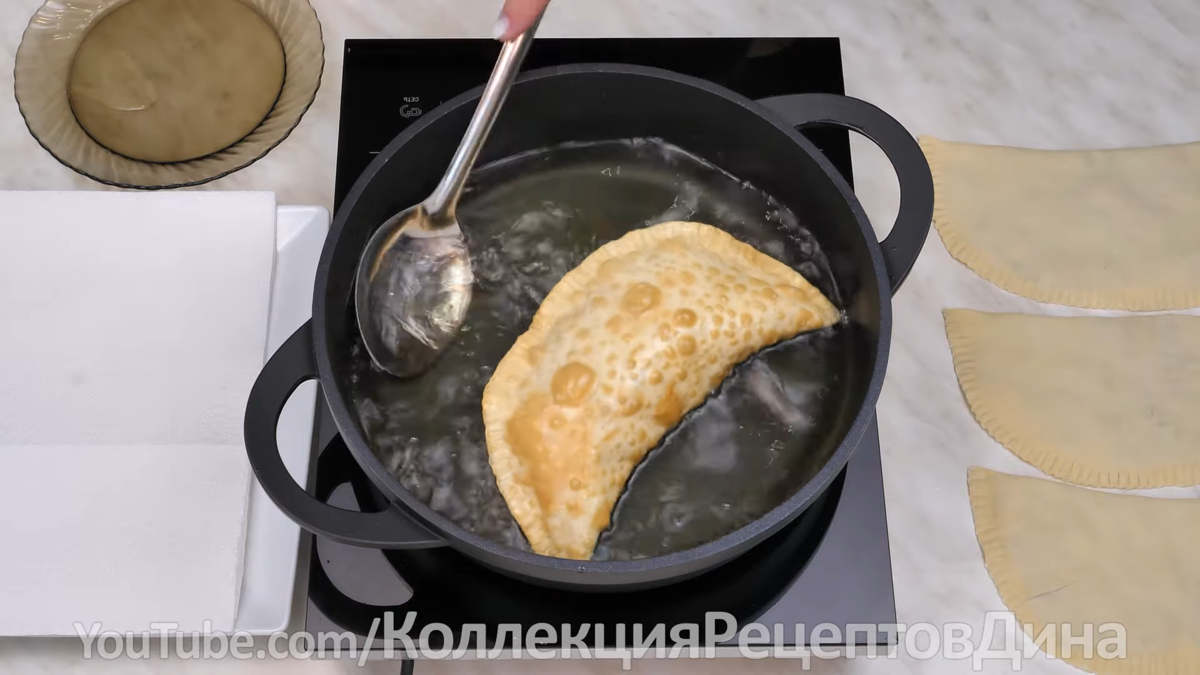 Чебуреки с творогом и зеленью