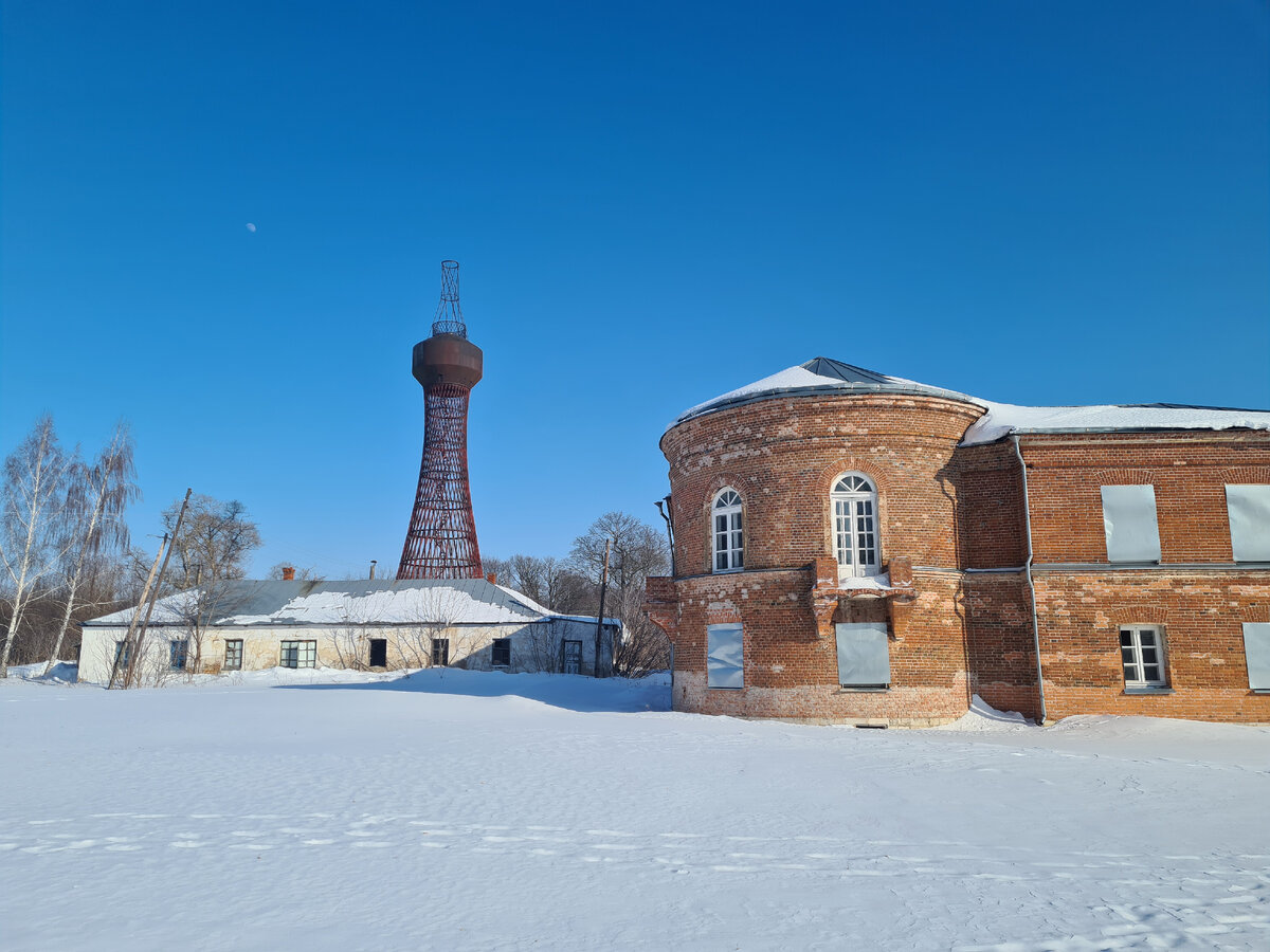 Вид со стороны усадьбы