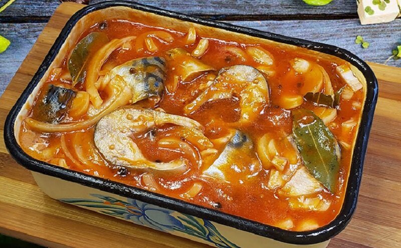 Маринуем скумбрию по особому рецепту, меньше чем за сутки 