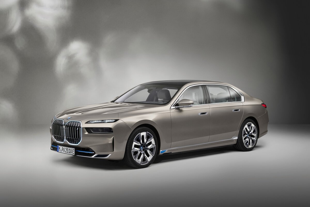 Новый BMW 7-й серии. Минус V12, плюс кинотеатр | Открытие | Авто | Дзен