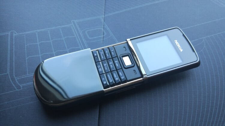 Nokia 8800 стоил от 1200 до 2000 долларов в зависимости от версии