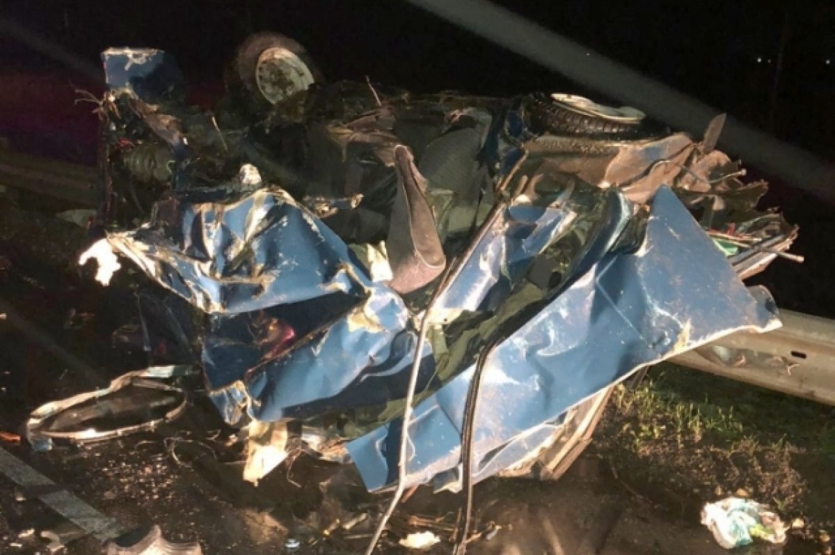    Водитель и пассажир «семерки» погибли в массовом ДТП под Волгоградом
