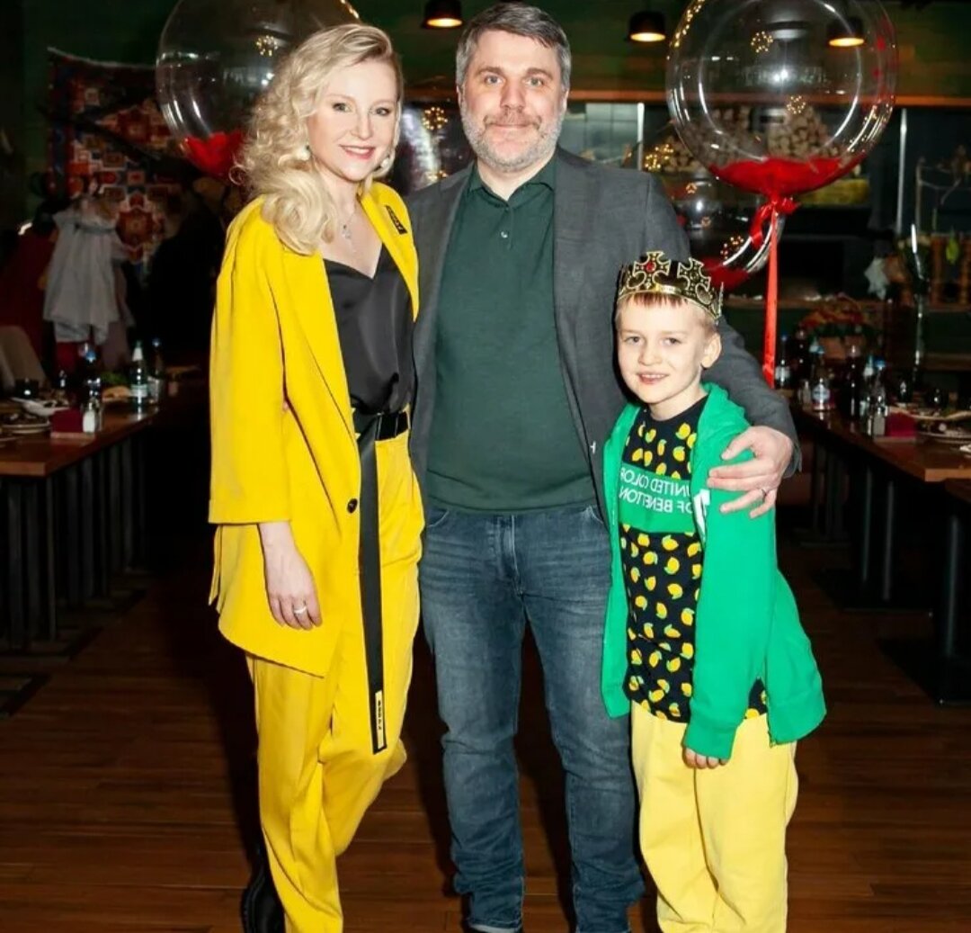 Ольга медынич фото с мужем и сыном