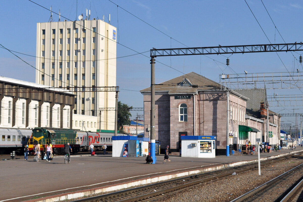 Ростовская обл. ст.Лиски. Estación de metro, Tren y Estacionamiento