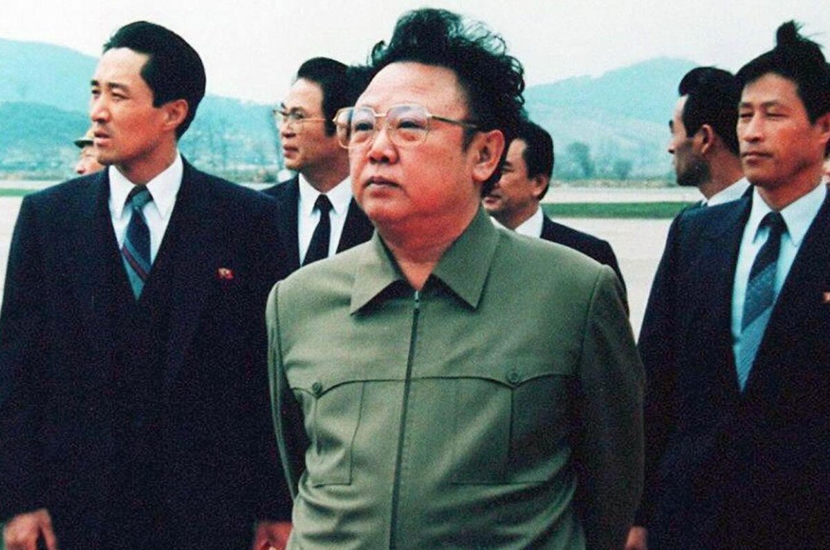 Ким Чен Ир в аэропорту Пхеньяна, 1992 год. Фото: Getty Images