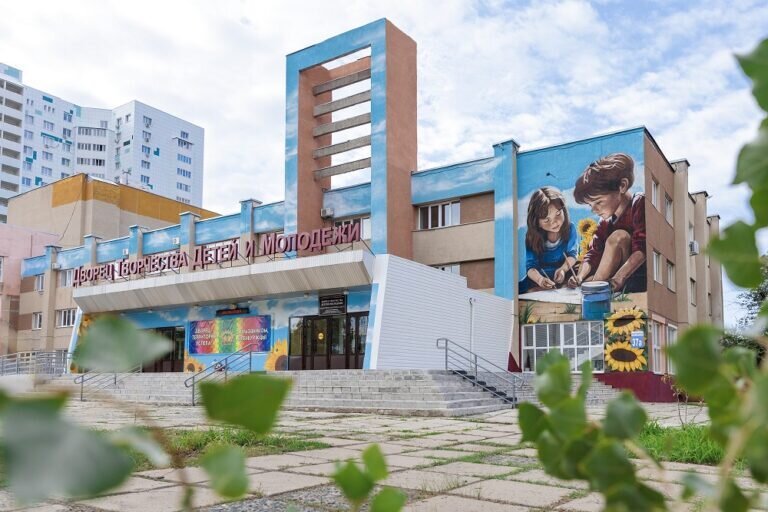    Муралы для Оренбурга: «Газпромнефть-Оренбург» поздравил город с 280-летием Кристина Просвиркина