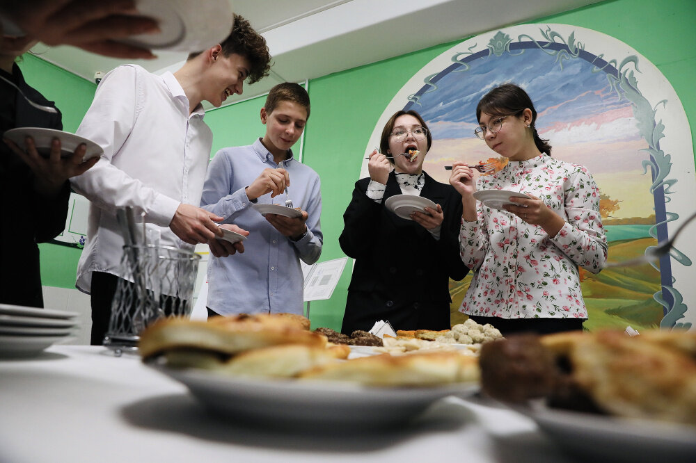    В школьных столовых Сургутского района разнообразили меню