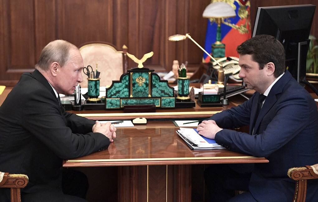 Президент РФ Владимир Путин и временно исполняющий обязанности губернатора Мурманской области Андрей Чибис © Алексей Никольский/пресс-служба президента РФ/ТАСС
