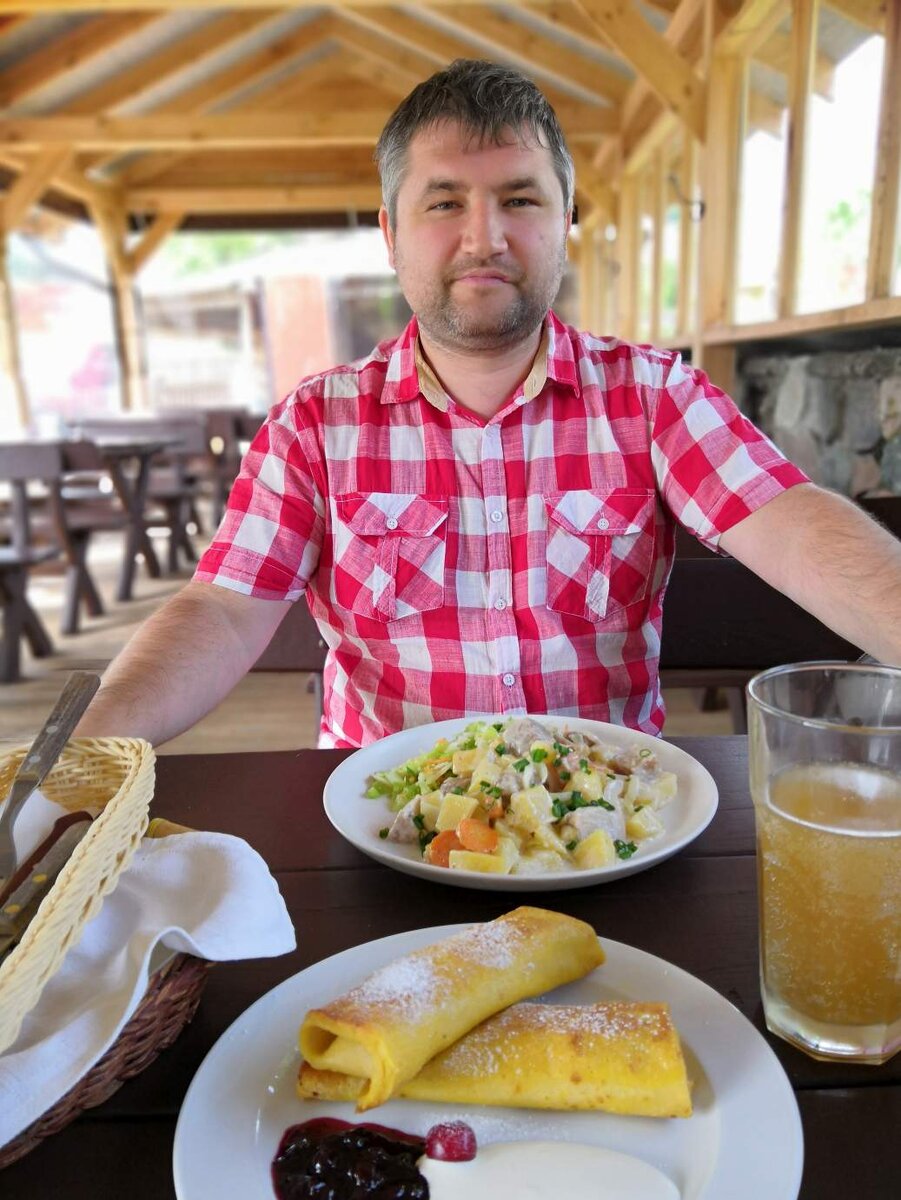 Музей - мезяем, а обед - по распорядку! Очень вкусно! Недорого! Душевно!