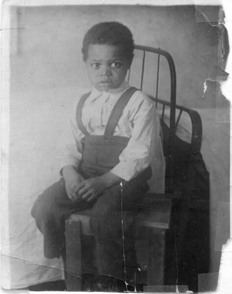 Толя Бовыкин в детстве 