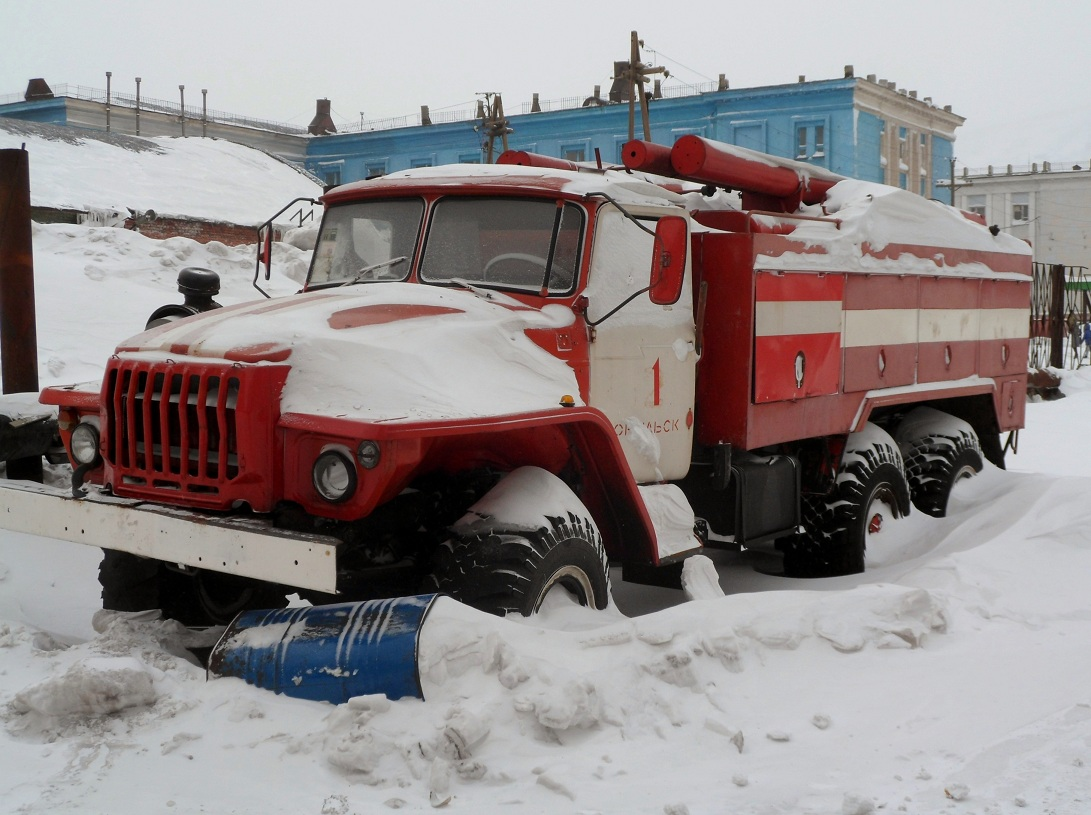 Авто норильск. АЦП-40-6/3(5557). ПЧ 35 Норильск. Норильск пожарная часть 35.