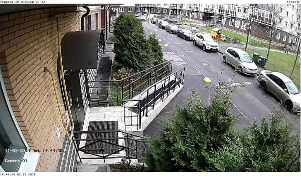 Через TRASSIR Cloud жильцы видят двор и парковку