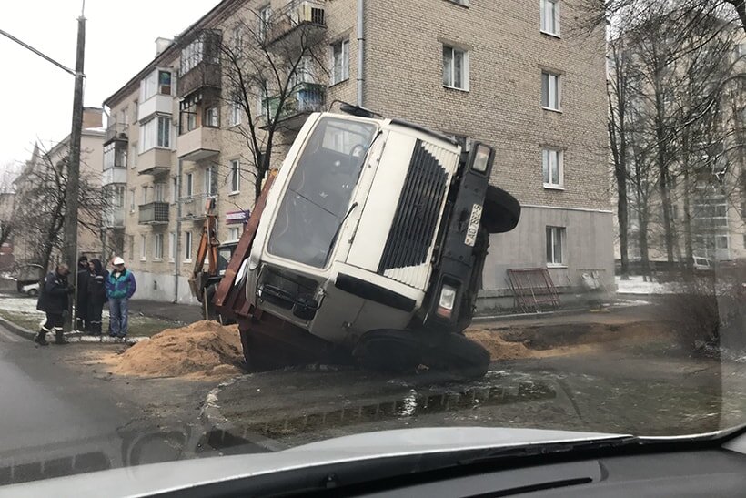 Напоминает кадры из фильма "Трансформеры"...
