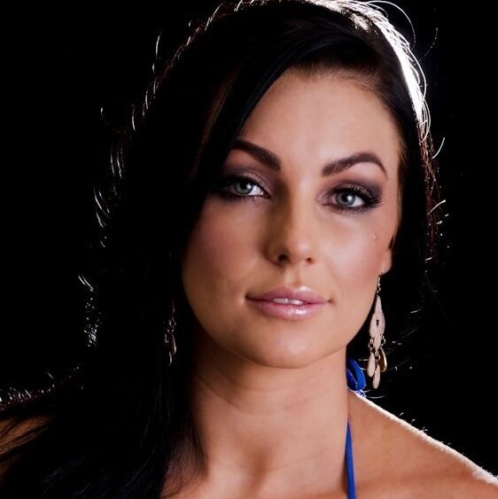 Лора Брайнт, хороша чертовка. Фото архива AlStars