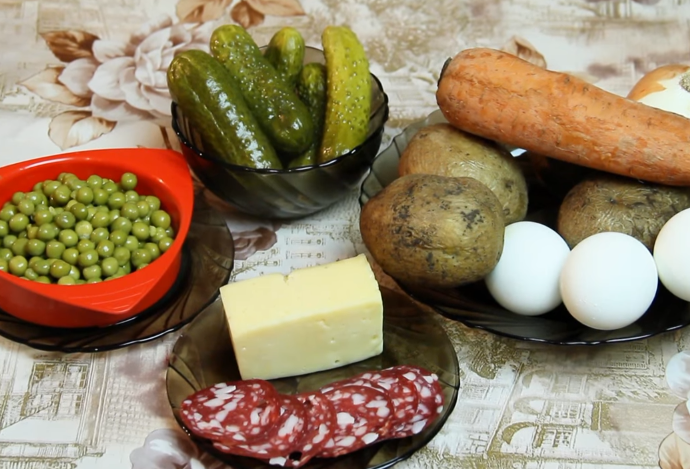 Для салата Оливье Новогоднего