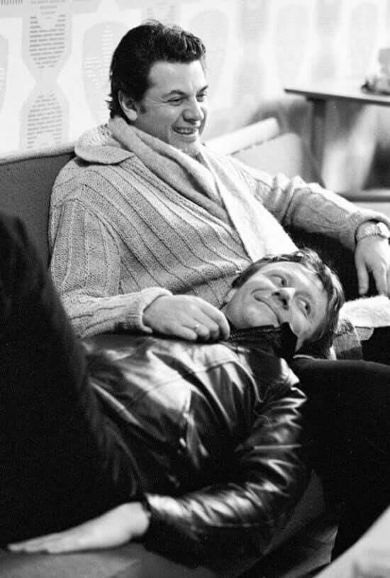 Друзья, давайте вместе вспомним на несколько минут этих людей и то время... Пусть на сердце сделается теплее!-14