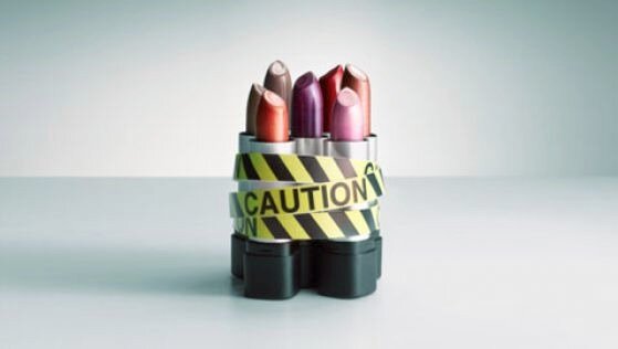 Раньше мне было жалко выбрасывать плохую косметику. Но ЭТО нельзя хранить