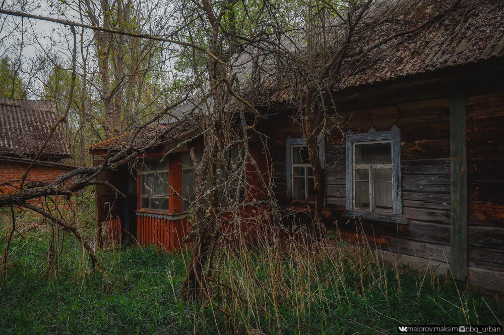 Самое уютное село Чернобыльской зоны отчуждения. Остался тут на 2 дня, рассказываю что происходит вокруг