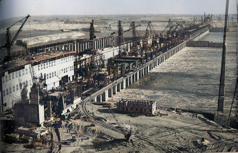 Верхний бьеф и здание ГЭС