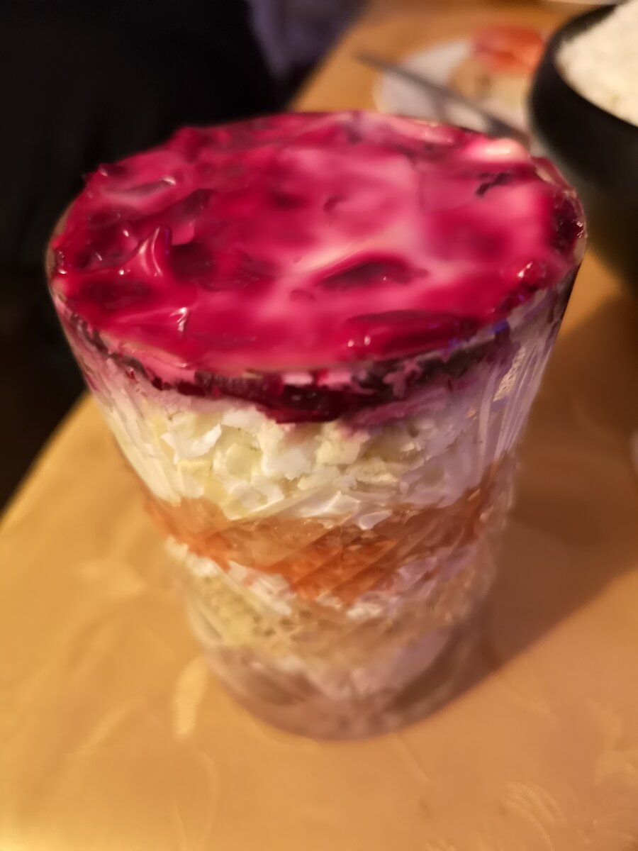 Уверена - ни селедка под шубой, ни другие новогодние вкусняшки не виноваты в том, что я набрала вес.