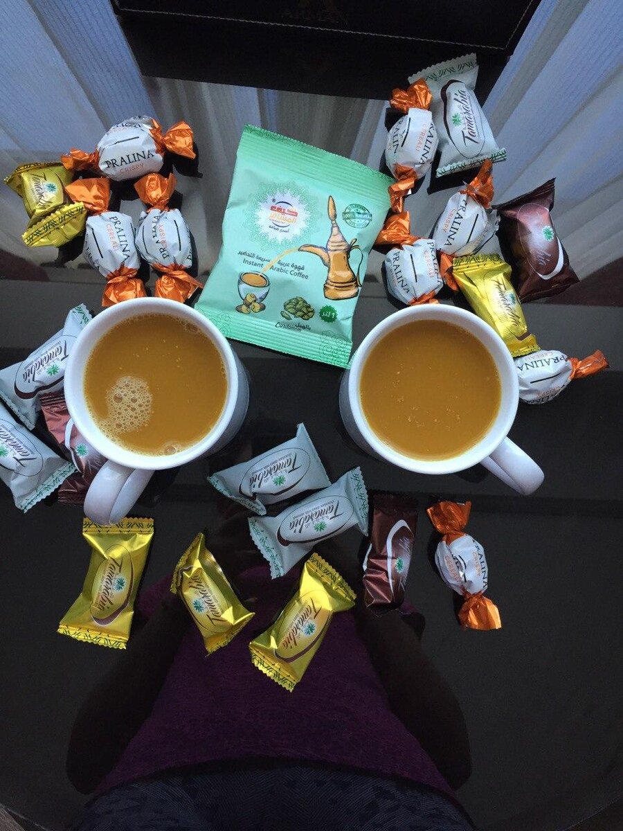 Самые вкусные на мой взгляд это серые(в белом шоколаде) коричневые и золотые отличаются но не сильно.