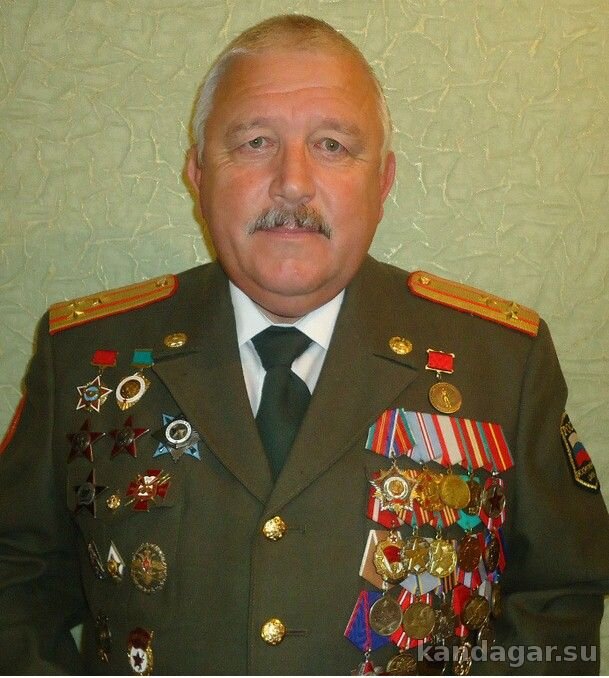Белоус  Геннадий Леонидович (31.5.1950-30.3.2013) командир, выводивший 45 ОИСП из Афганистана, в последствии комбриг 1 гв. ОИСБр в г. Бранденбурге. /Фото с сайта Kandagar.su/