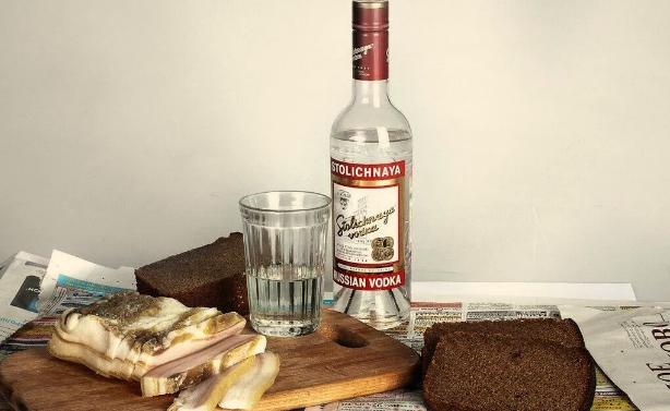 Яндекс.Картинки - бутылка водки в СССР