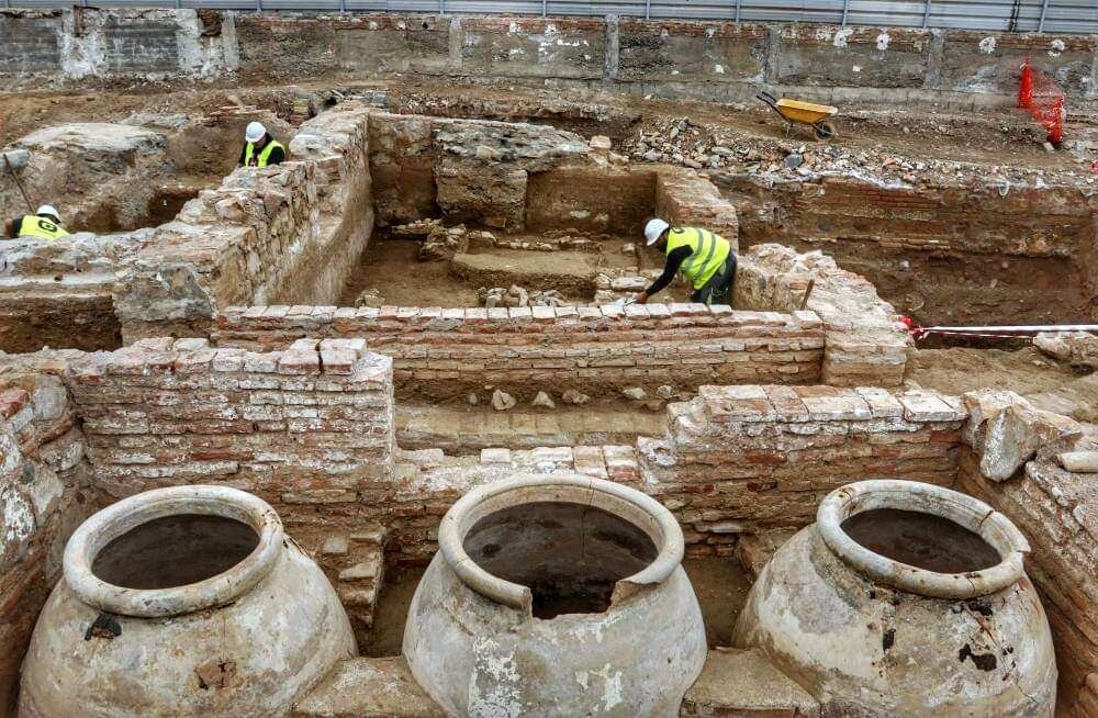 Фото взято из открытых источников. Раскопки. Фундамент госпиталя Святой Аны