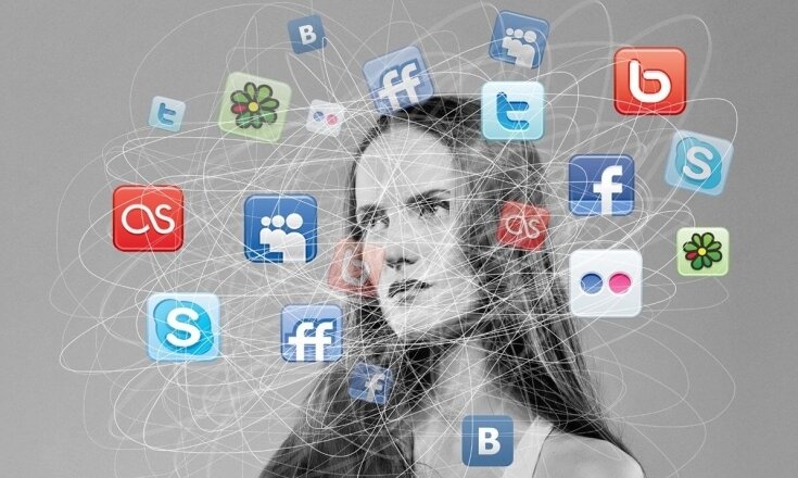 В связи с тем, что современная молодежь, дети и даже люди почтительного возраста стали слишком много проводить времени в интернете, в частности в различных социальных сетях, психологи выделили новый тип психического расстройства, которое так и назвали «Зависимость от социальных сетей».
Новый тип психического расстройства