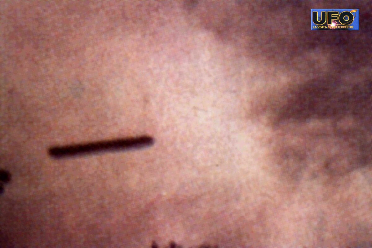 Сигарообразный НЛО, сфотографированный Джозефом Феррере 03-07-67