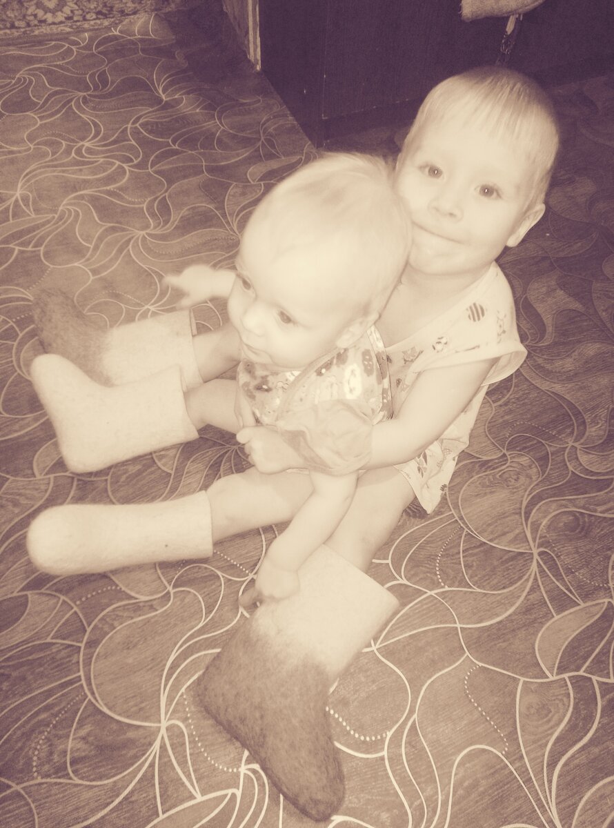 Вечер-любимое время для шумных игр... 