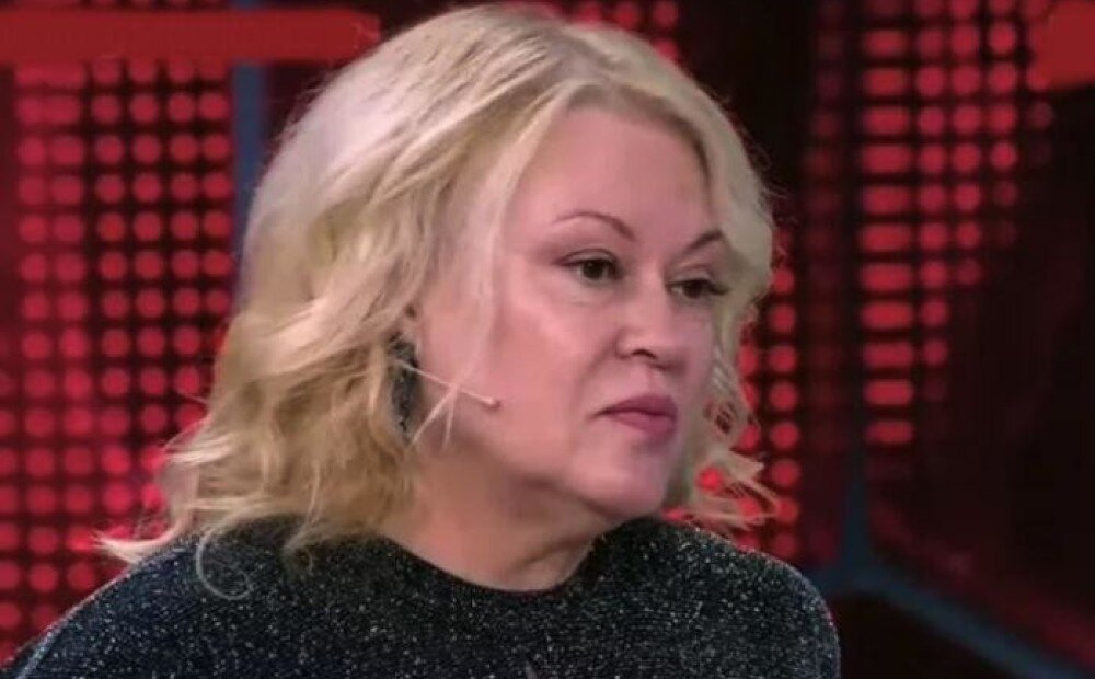 Светлана Софиева- взрослая миловидная женщина, которая оказалась очень одинокой