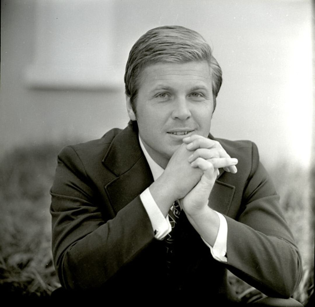 Лев Лещенко