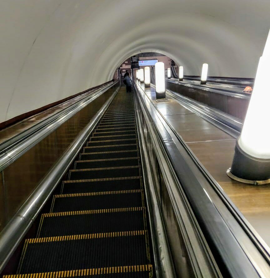 Спуск в метро