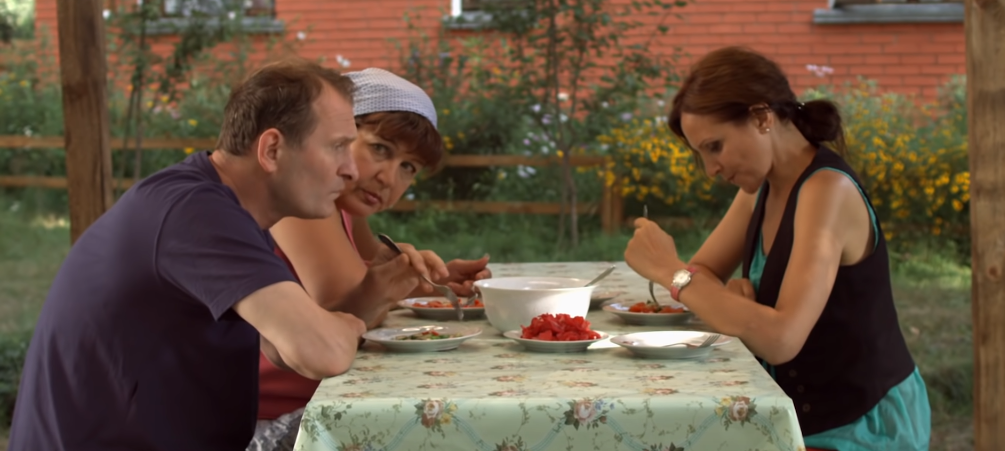 Кадр из сериала "Сваты"