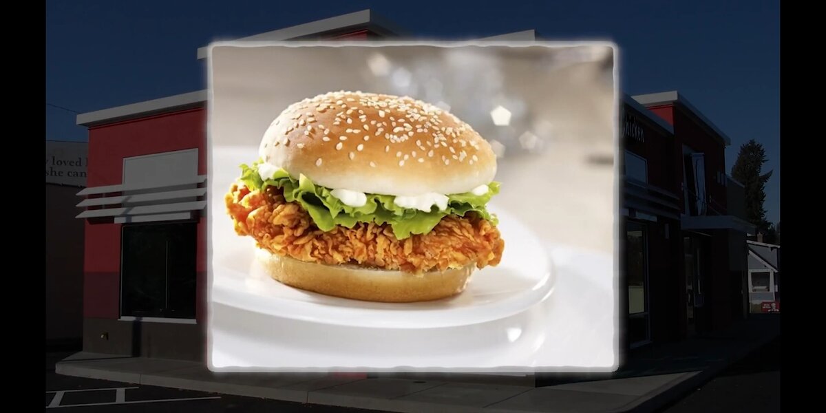 А этот бургер был лицом компании. Это была классика в KFC, которые многие хотят вернуть. Этот бургер был дешёвым, в нём не было не чего лишнего, просто 2 булочки, курочка, зелень и необходимые соусы.
