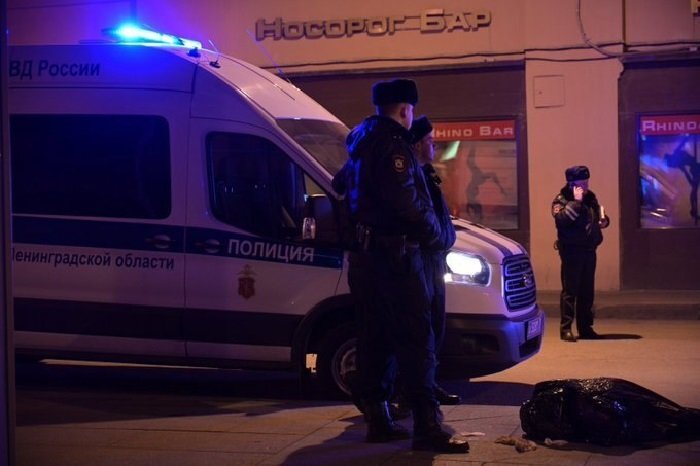 Рейд полиции по проверке заведений на улице Рубинштейна. Фото Георгия Маркова, Twitter|pixsl_markov 